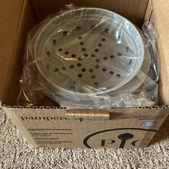 Pampered Chef Breakfast Sandwich Maker - Picture 3 of 5